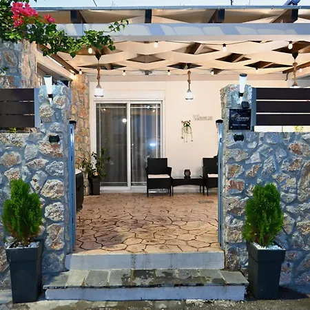 Harmony Seaside House * 伊利索斯